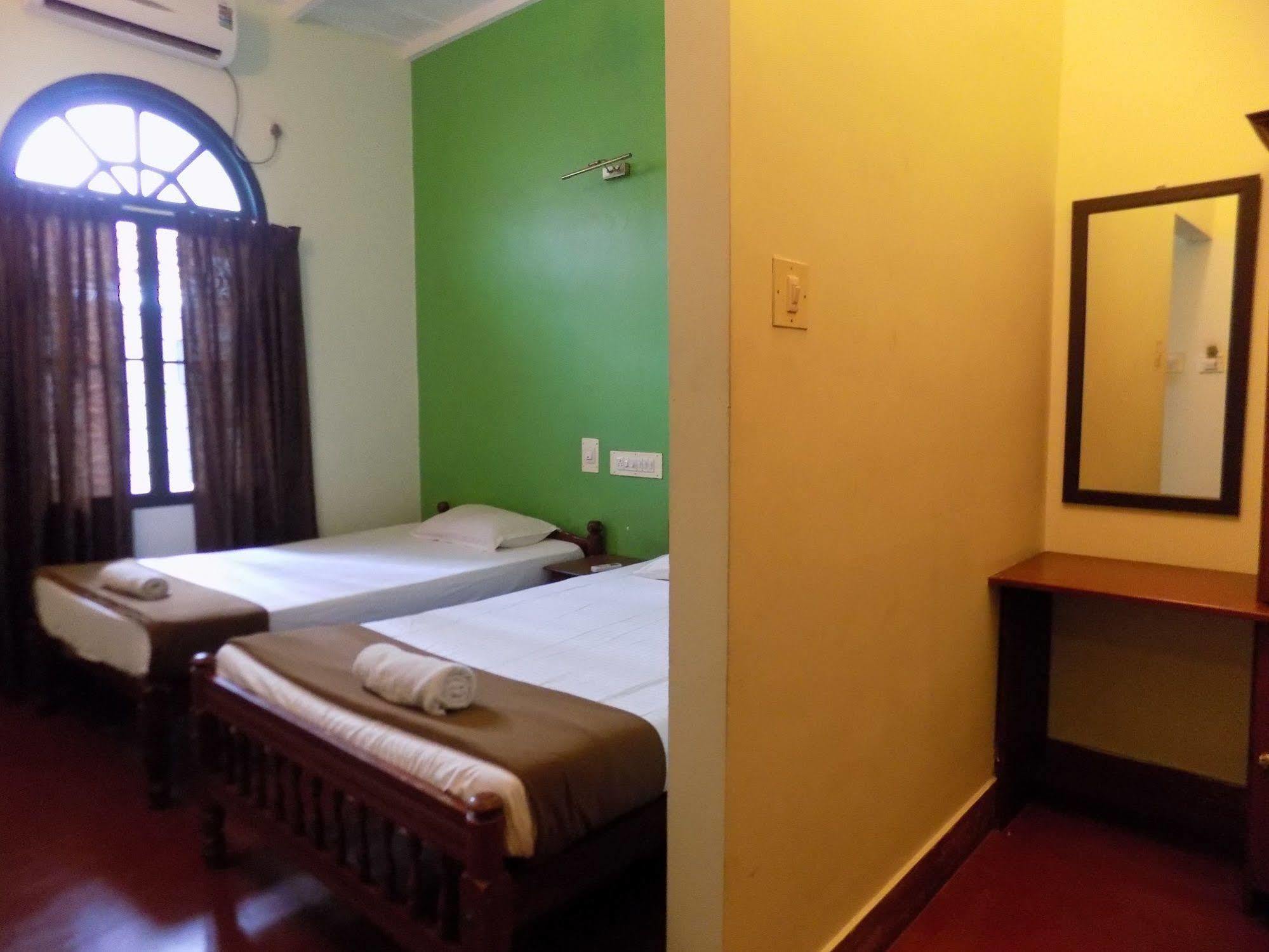 Elphinstone Residency Bed & Breakfast Kochi Luaran gambar