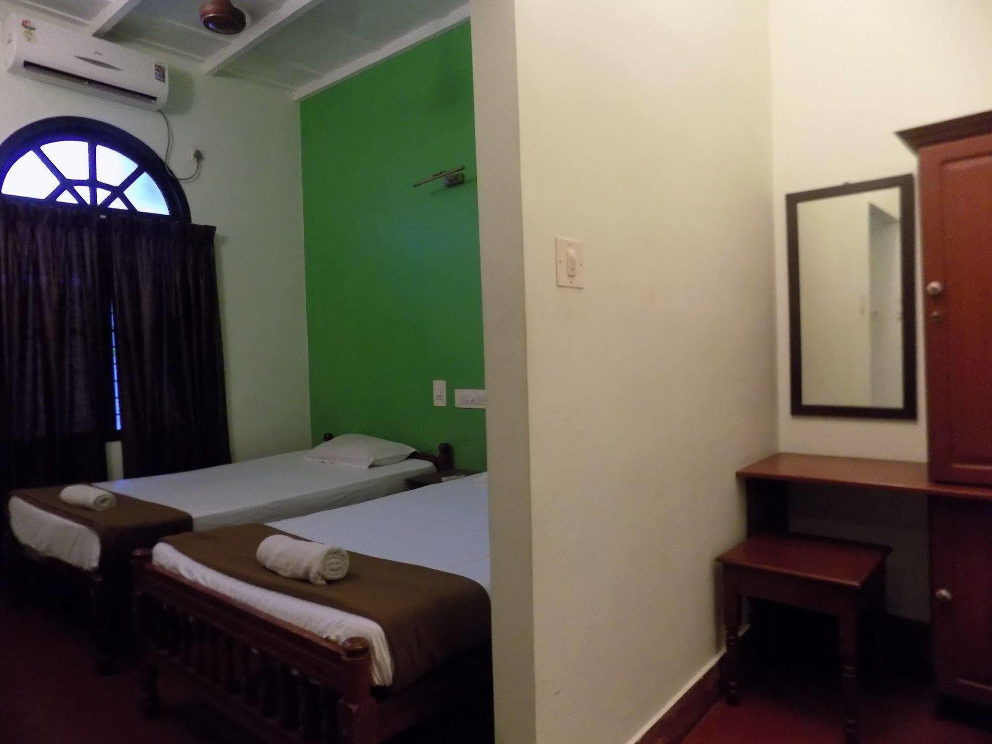 Elphinstone Residency Bed & Breakfast Kochi Luaran gambar