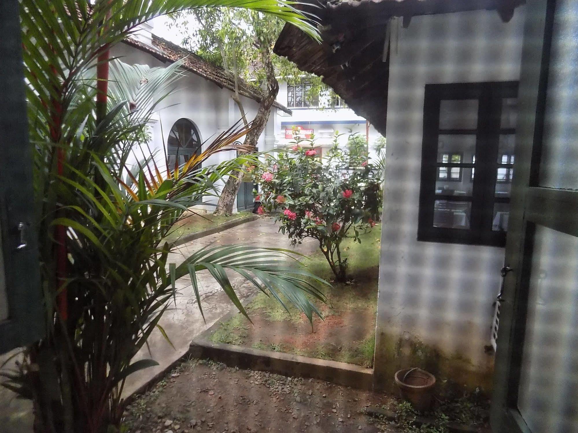 Elphinstone Residency Bed & Breakfast Kochi Luaran gambar
